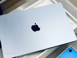 A3240 LCD Display Screen Assembly for MacBook Air 13.6" M4 2025 Sky Blue